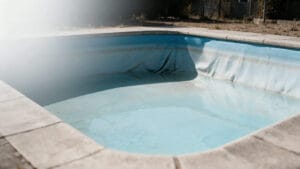Quand faut-il remplacer le liner de sa piscine ?